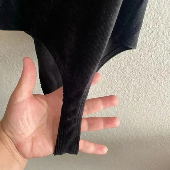 🆕 Colsie Velvet/Ribbed Body Suit 🆕 - Picture 8 of 12